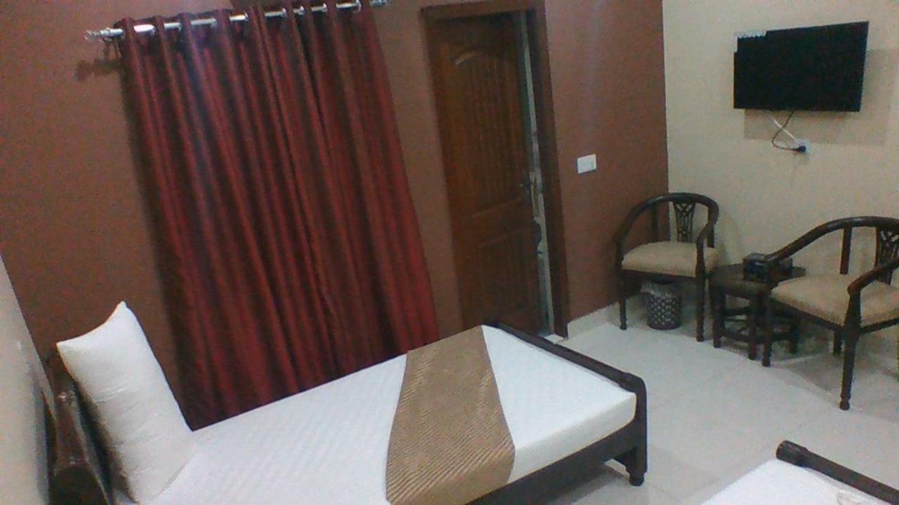 Red Roof Hotel Sahiwal Kültér fotó